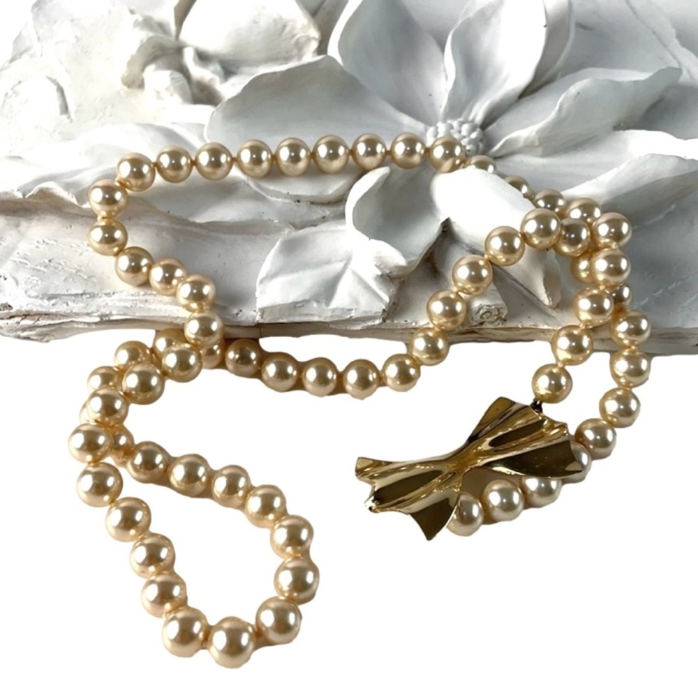 Vintage Champagne Pearls with Gold Bow Clasp